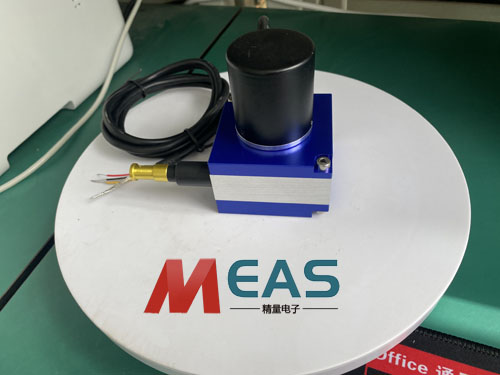 拉線位移編碼器在相對震動比較大的環境中應加裝震動墊